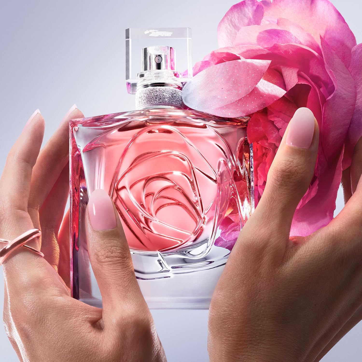 Lancôme Women's Perfume & Makeup Gift Set - La Vie est Belle Rose Extraordinaire Eau de Parfum & Eyeshadow Palette Bundle, Includes Feminine Floral Fragrance & Blendable Gold Eyeshadow Palette - Image 3