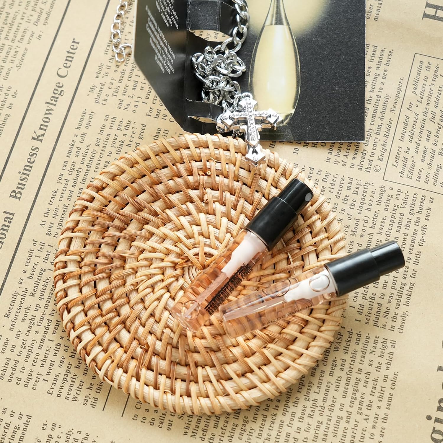 Dirstic Women's Designer Perfume Sampler Lot Discovery Set x 30, Luxury High-End Perfume Vials for Women, Mini Samples Gift for Girlfriend, Wife, or Mother(30 pcs) - Image 2